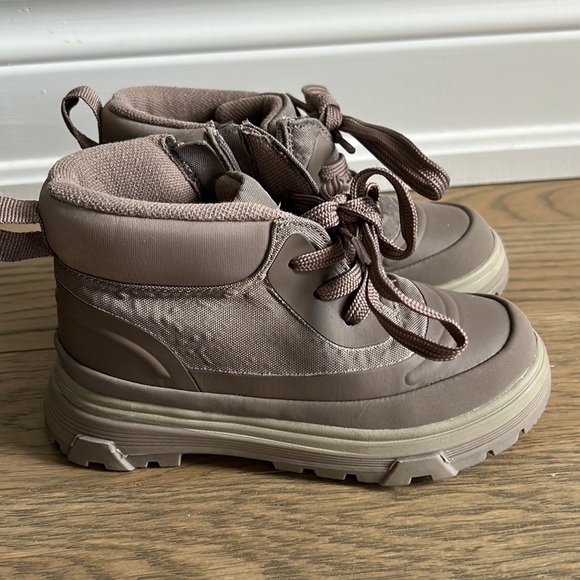 Hiking boots size 26 - Picture 2 of 3